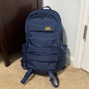 This is a nike sb skate bag